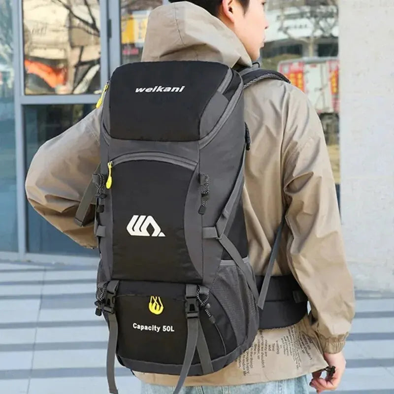 50L Reiserucksack Campingtasche für Männer Große Wandertasche Touristenrucksack Wasserdichte Outdoor-Sportklettern Bergsteigertasche